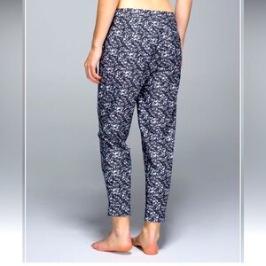 Lululemon Jet Crop Shimmy Shimmer Black pants 4